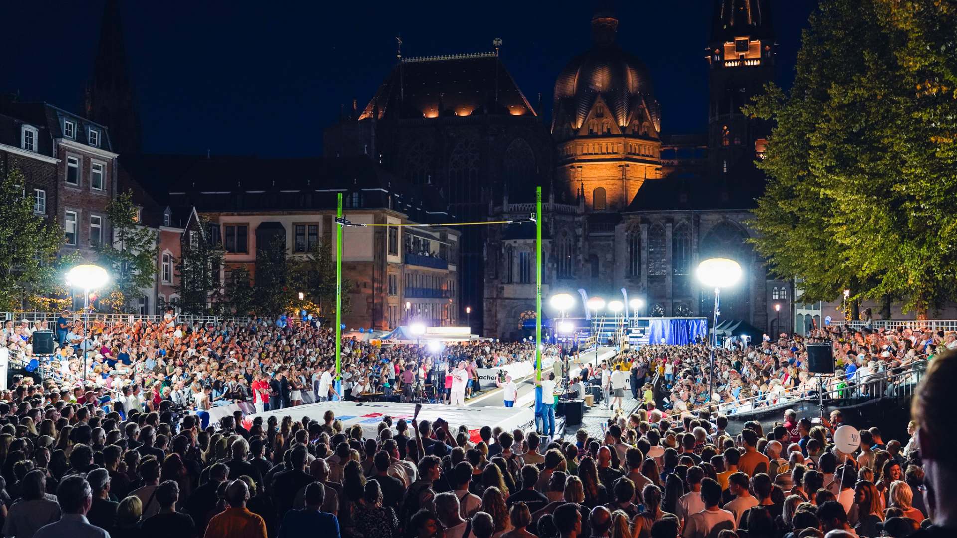 Save the date fürs Domspringen in Aachen
