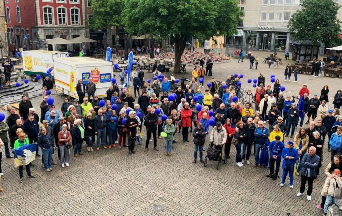 Pulse of Europe in Aachen eine Woche vor der Europawahl 2024